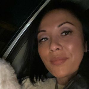 Meet your Posher, Elaine